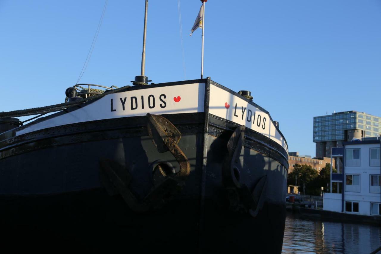 Schiffshotel "Schlafen Im Hafen" Hamburg Exterior foto